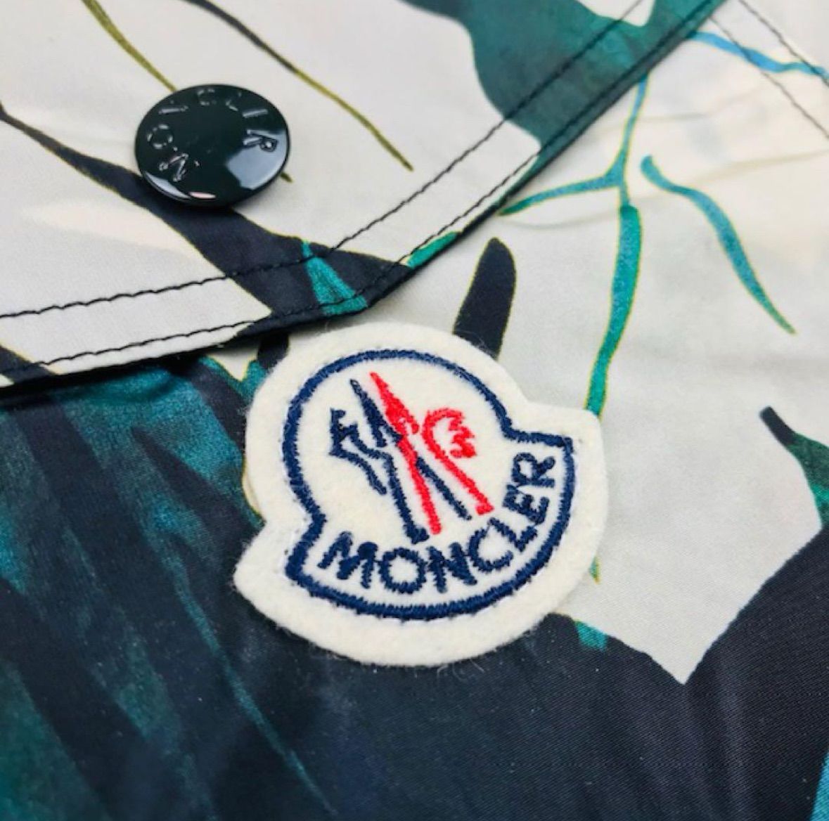 美品☆MONCLER・モンクレール BOXER MARE メンズ ワッペン付き 