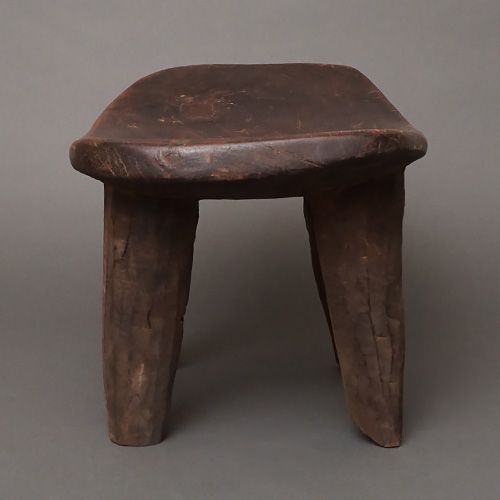 セヌフォ族 椅子