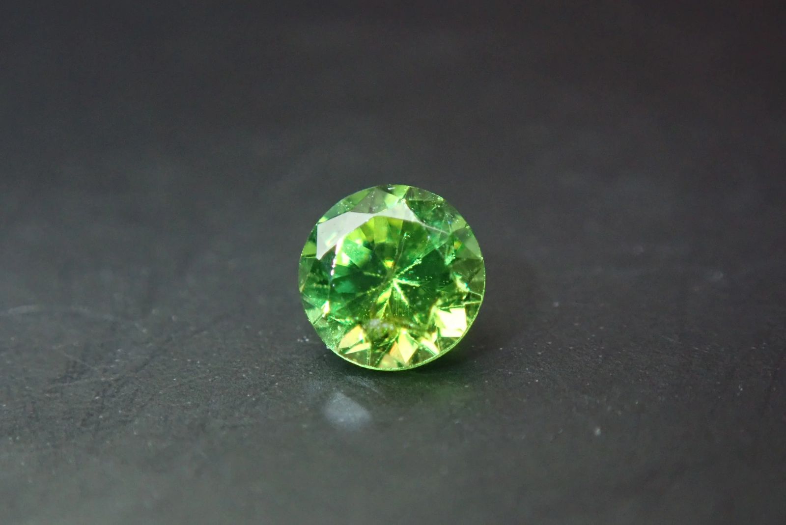 天然デマントイドガーネット ルース 0.161ct 約3mm×3mm ソーティング付き！