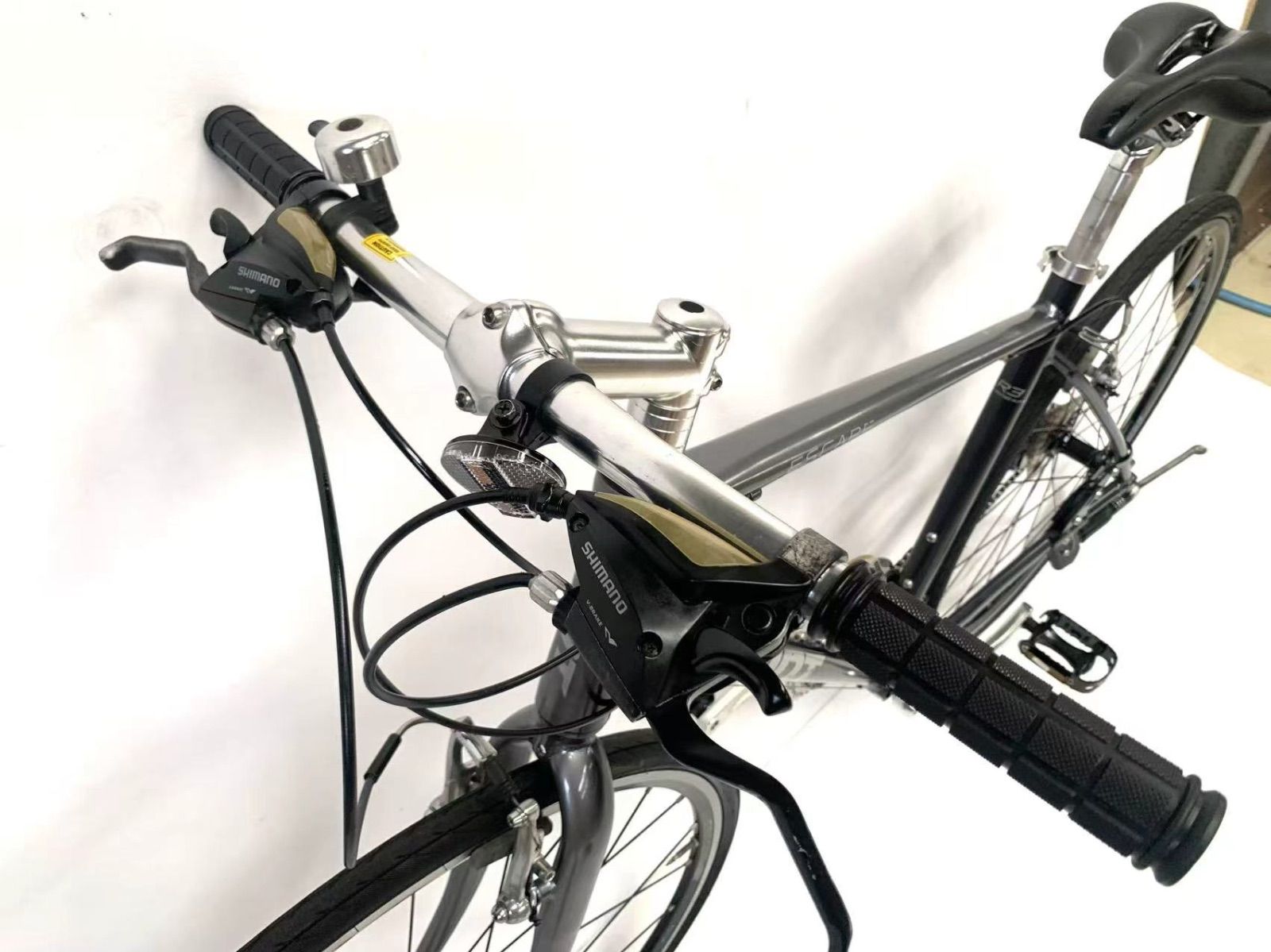 即乘】ジャイアント GIANT クロスバイク ESCAPE R3 M SHIMANO 3X8S 24