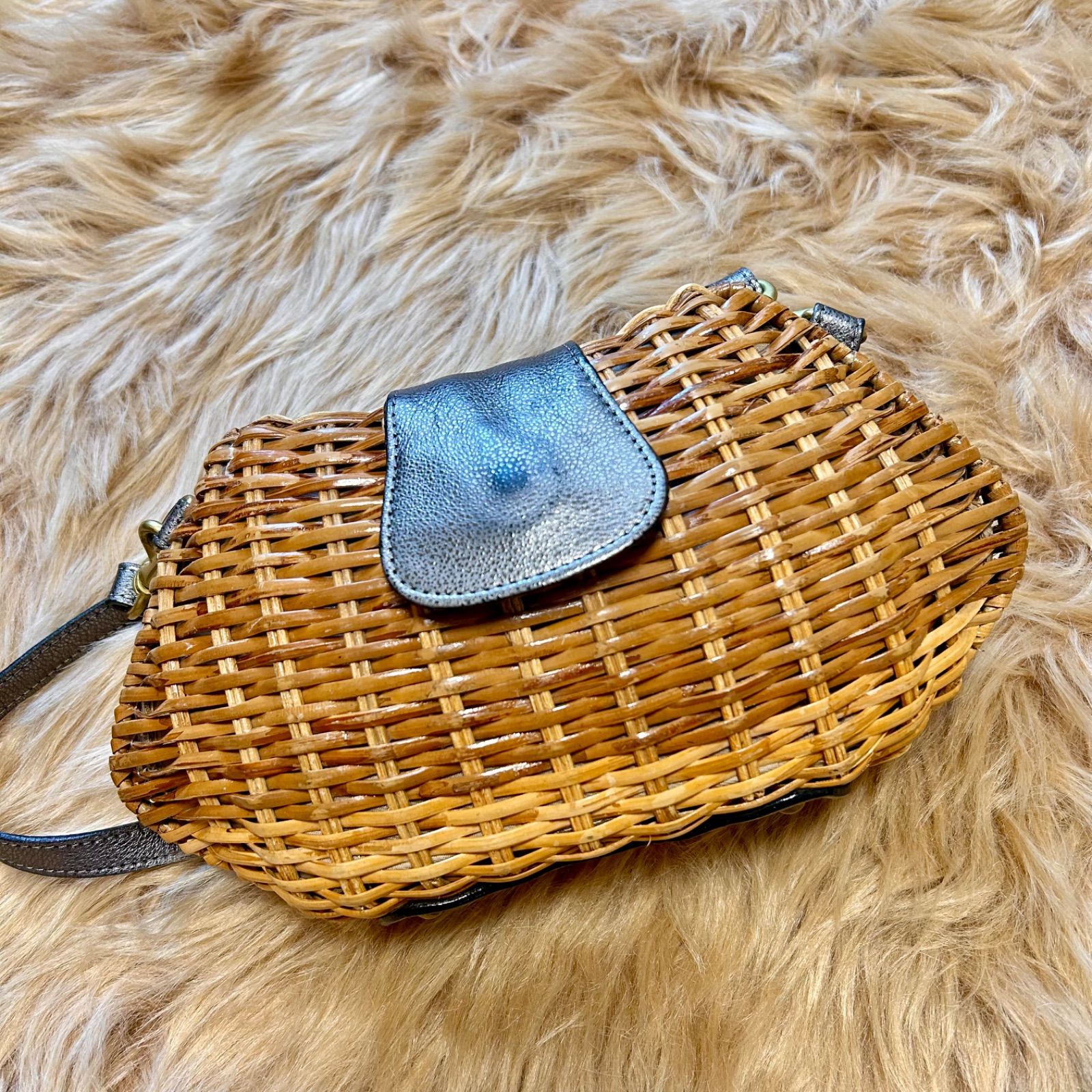 VIOLAd'ORO ヴィオラドーロ ラタン ミニショルダー V8130 ヴィオラ