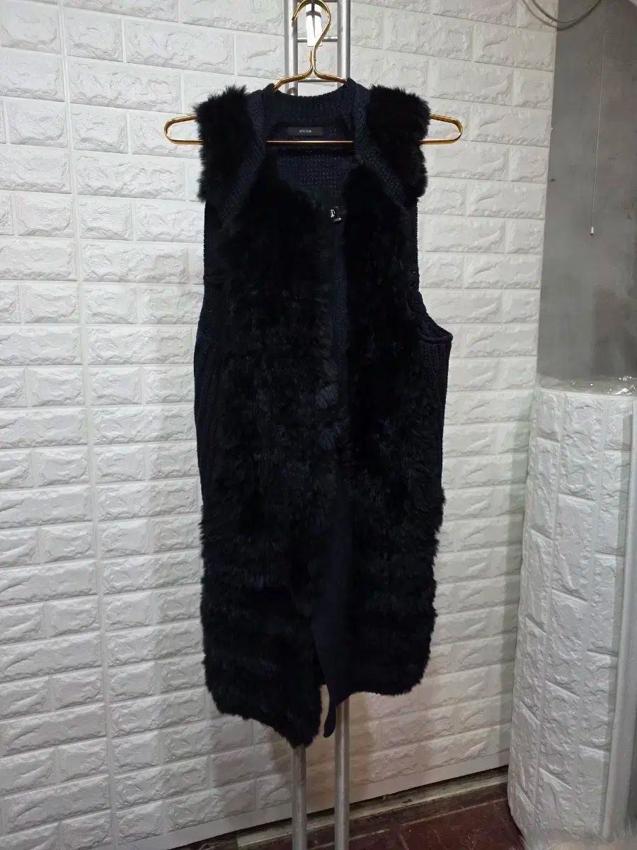 SYSTEM ファー ベスト F 90 ブラック