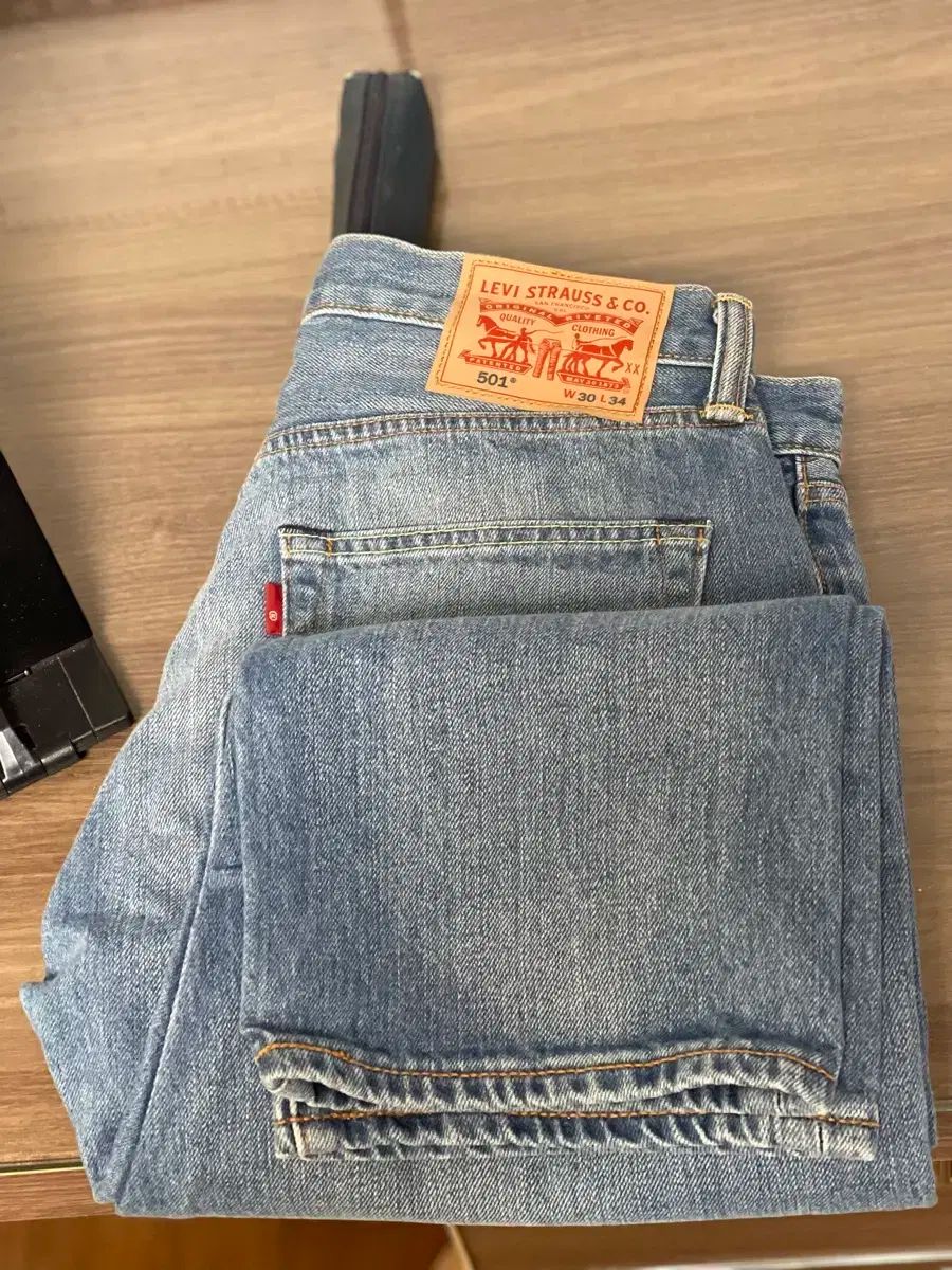 501 W30
