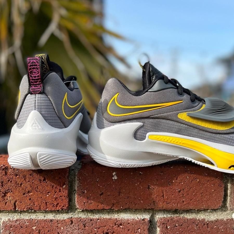 Nike ヤニスフリーク ズームフリーク 30cm NIKE ZOOM FREAK 3 EP 'BATTERY' ナイキ ズーム フリーク 3
