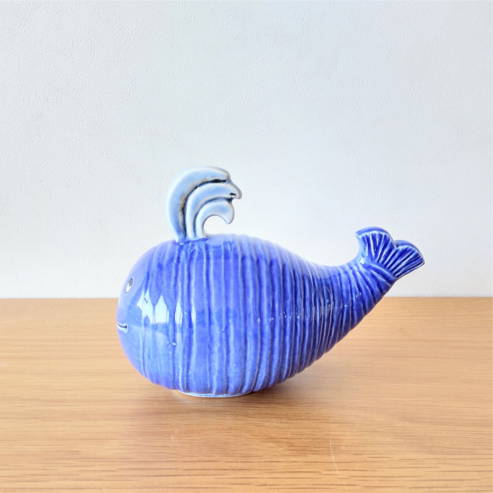 波の上のヨナ リサラーソン Lisa Larson 北欧 クジラ TONKACHI STORE