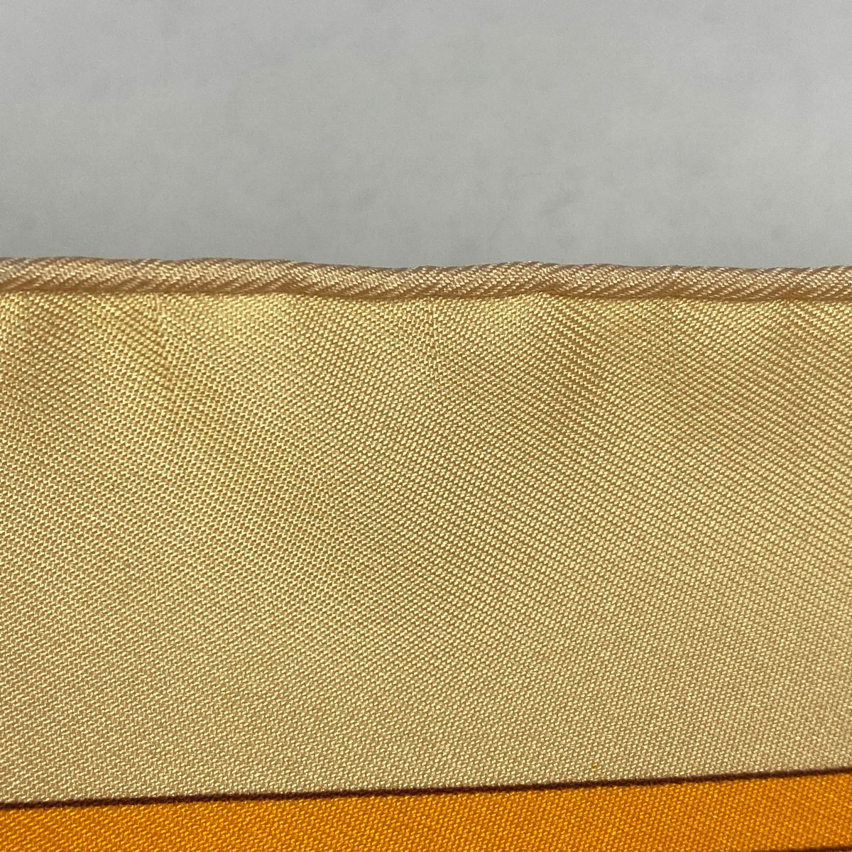 エルメス HERMES カレ 90 IN SALZBURG ザルツブルグにて バイオリン