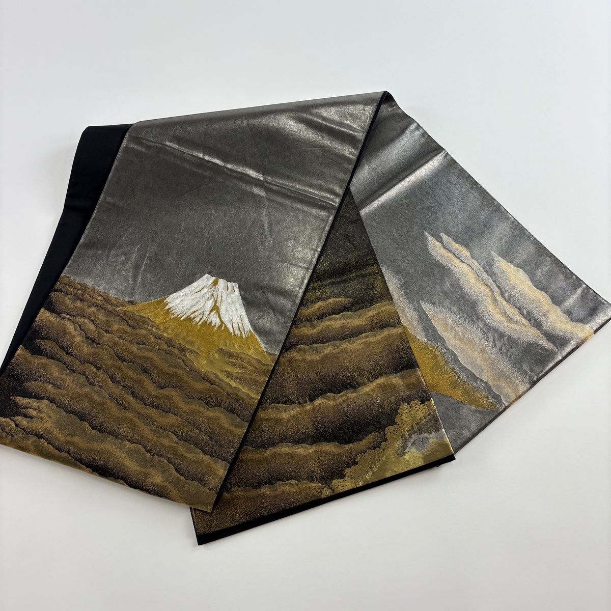 袋帯 秀品 横山大観 落款 富士山 樹木 箔 薄茶色 お太鼓柄 正絹 【中古