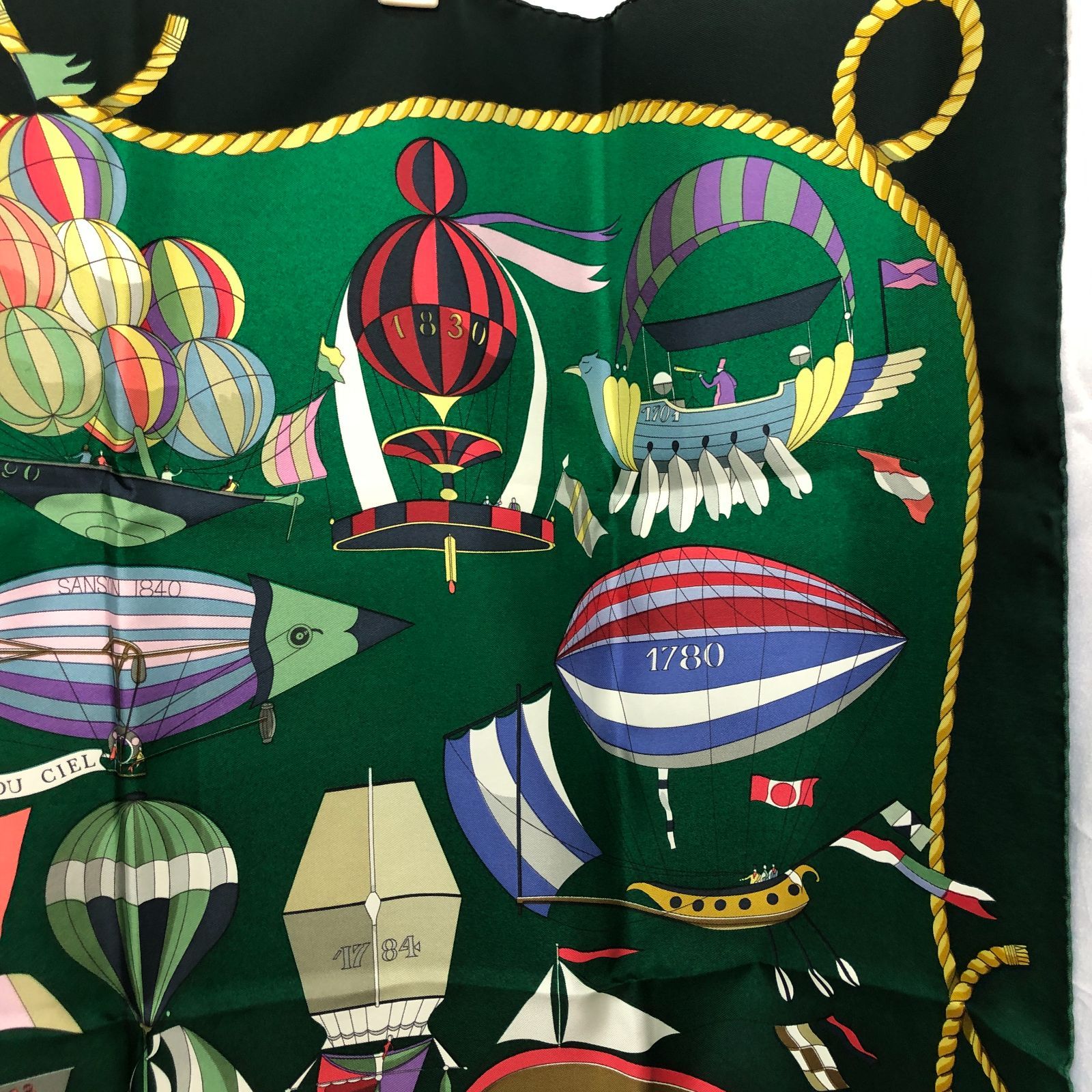 未使用に近い】HERMES エルメス 大判スカーフ 大空の狂気 カレ