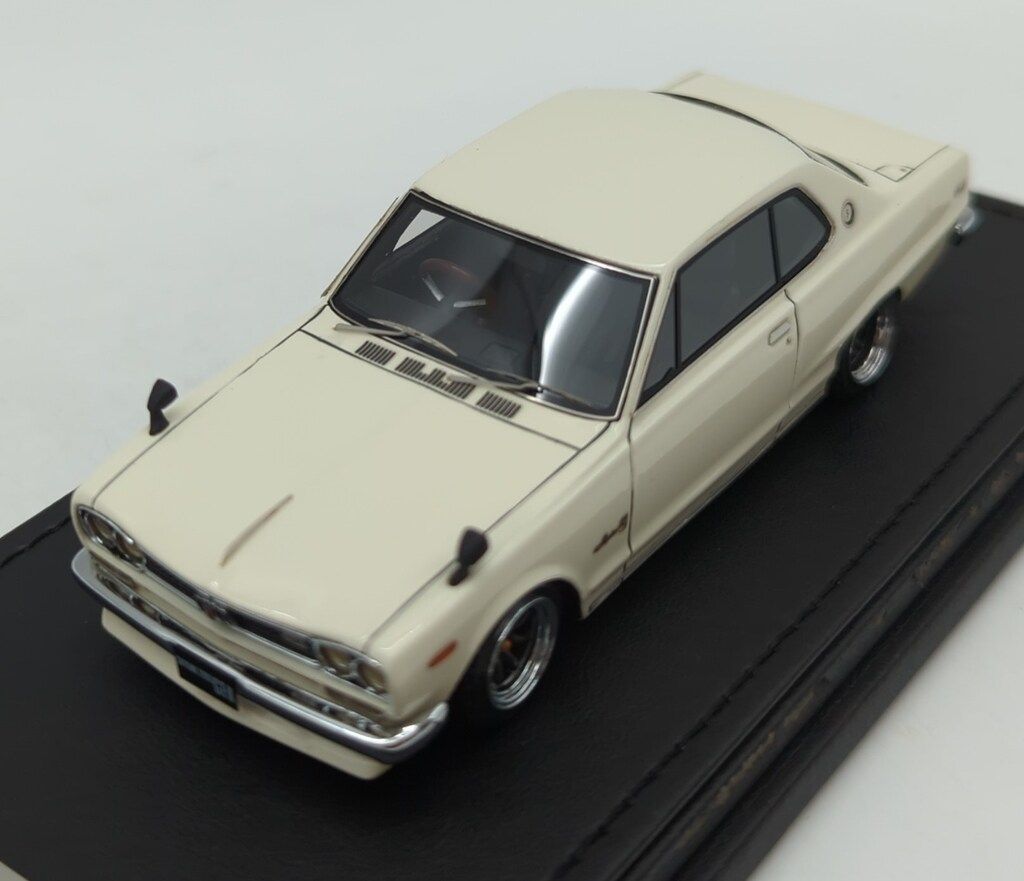 ignition model 1/43 Nissan Skyline 2000 GT-X (KGC10) White IG0378