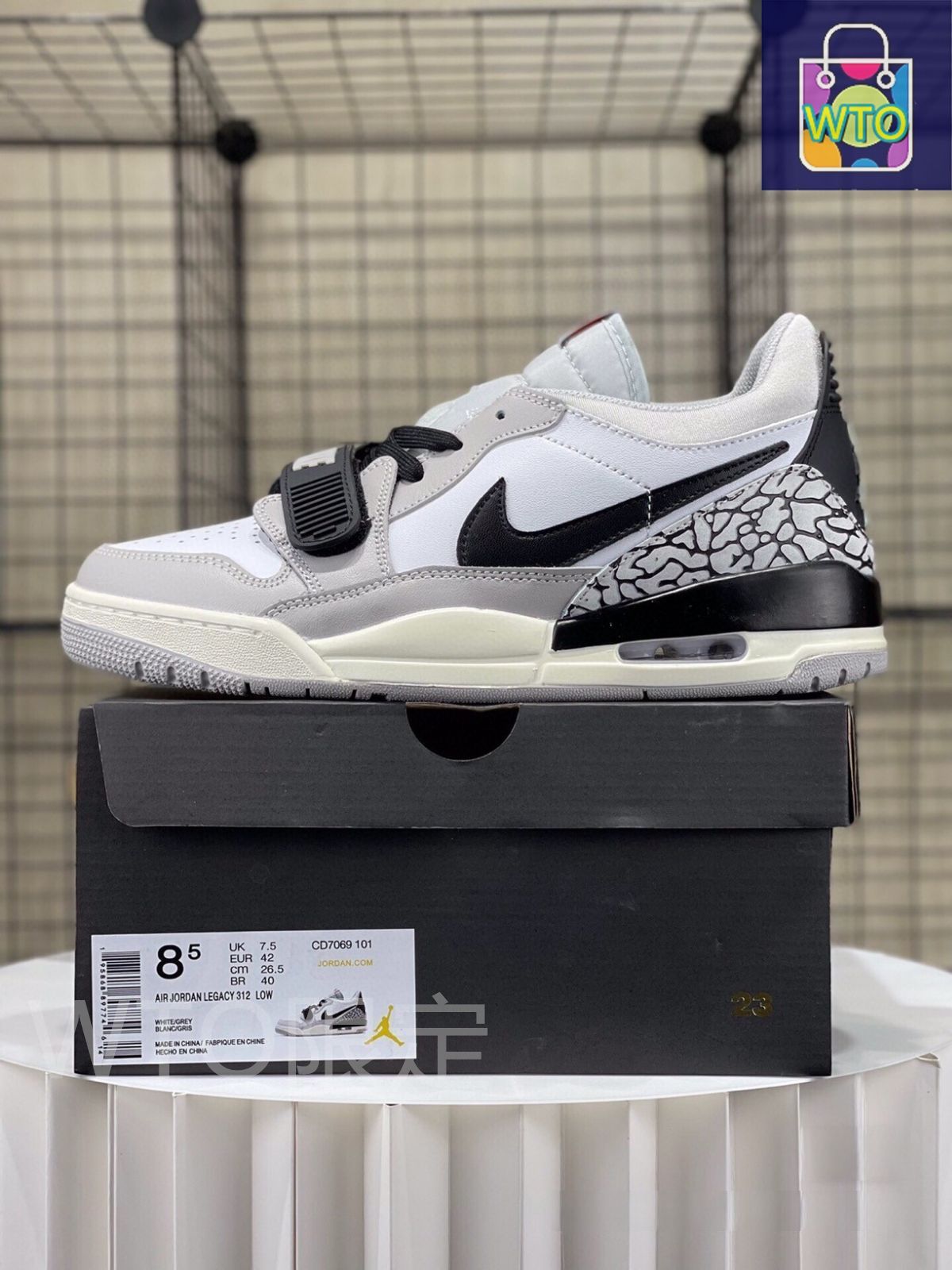 お値下げしました??即購入?? Nike Air Jordan legacy aj312