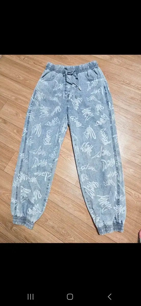 ラッキーシュエトゥ DEWL