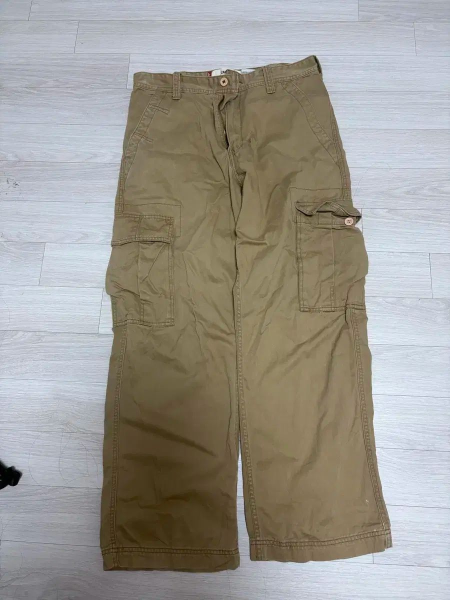 LEVI S リーバイス ヴィンテージ 必須アイテム ベージュ 茶色 カーゴ