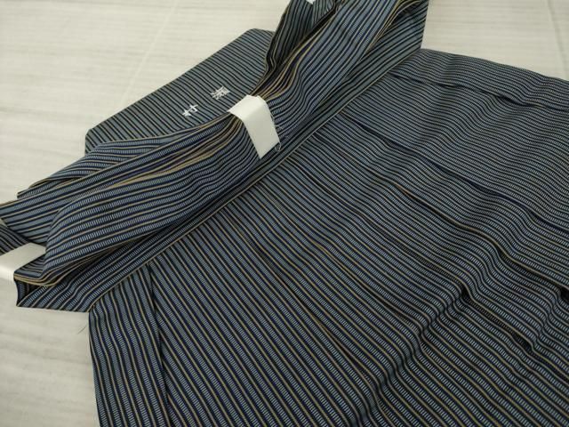 平和屋着物●男性　人間国宝　甲田綏郎　精好仙台平　馬乗り袴　縞　正絹　逸品　AAAZ3721ck 平和屋着物○男性 人間国宝 甲田綏郎 精好仙台平 馬乗り袴 縞 正絹