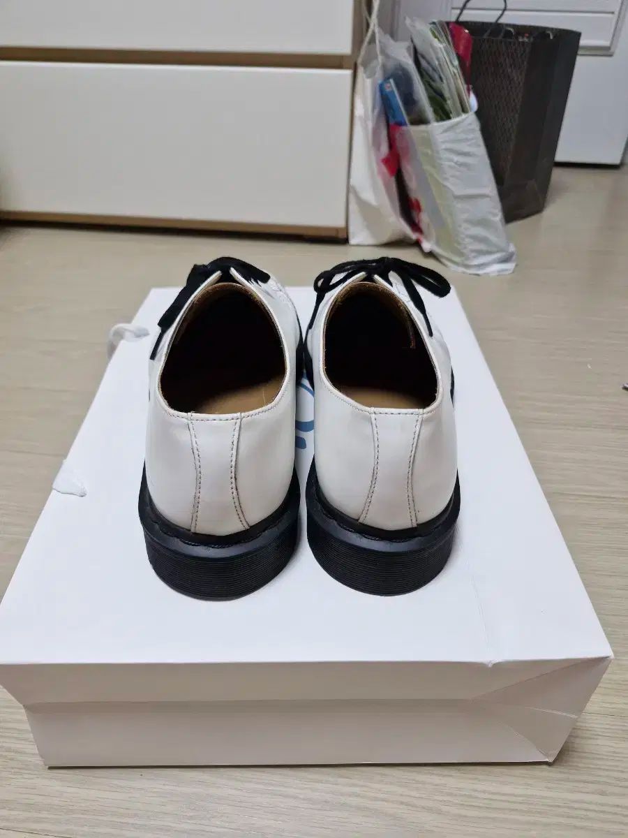 290 Supreme シュプリーム DR MARTENS ドクターマーチン スパイダーウェブ 白 パーカー 着回し力