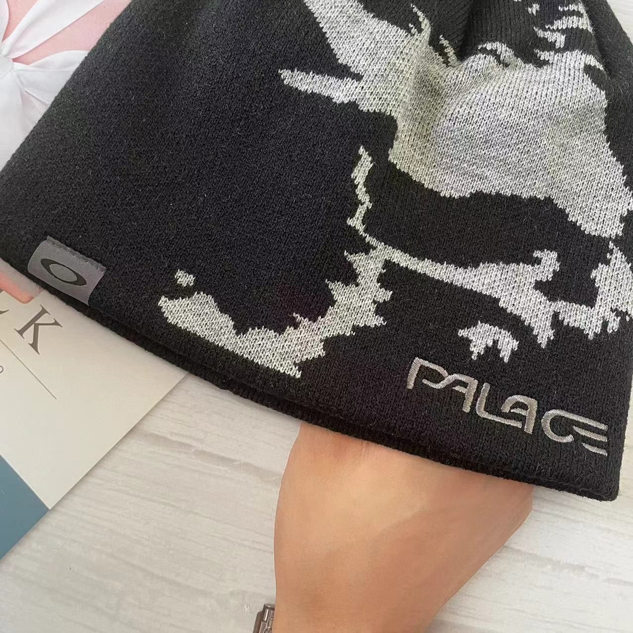 ☆大人気☆ palace oakley beanie black ビーニー ☆23SS 大人気☆Palace x Oakley Beanie (Palace Skateboards/ニット