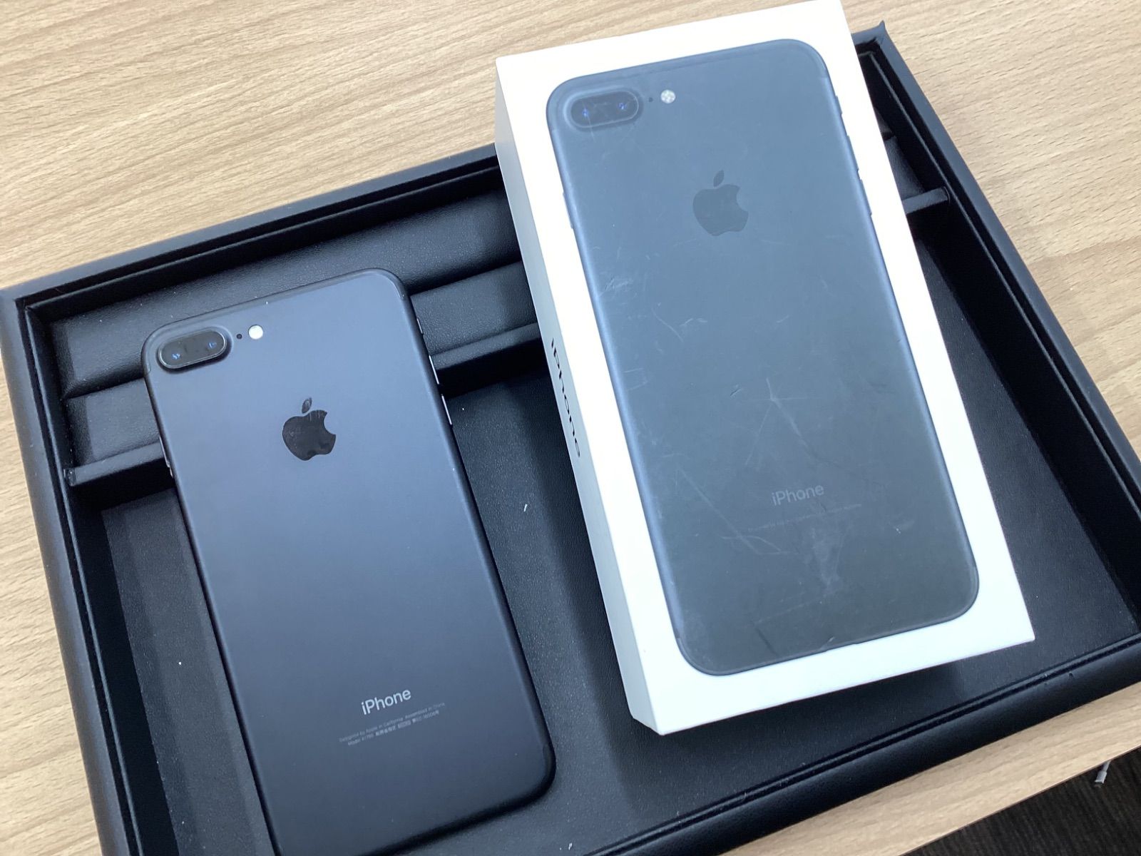 O304 Apple iPhone 7plus 本体 128GB SIMロック解除済み・初期化