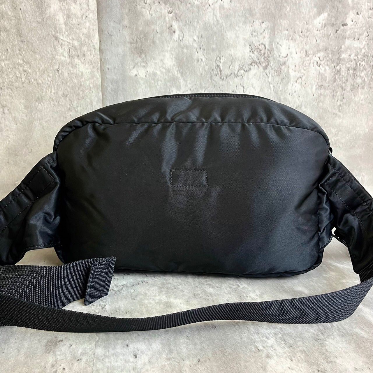 【極美品】PORTER タンカー ボディバッグ ナイロン ブラック ユニセックス 極美品】PORTER タンカー ボディバッグ ナイロン ブラック ユニ