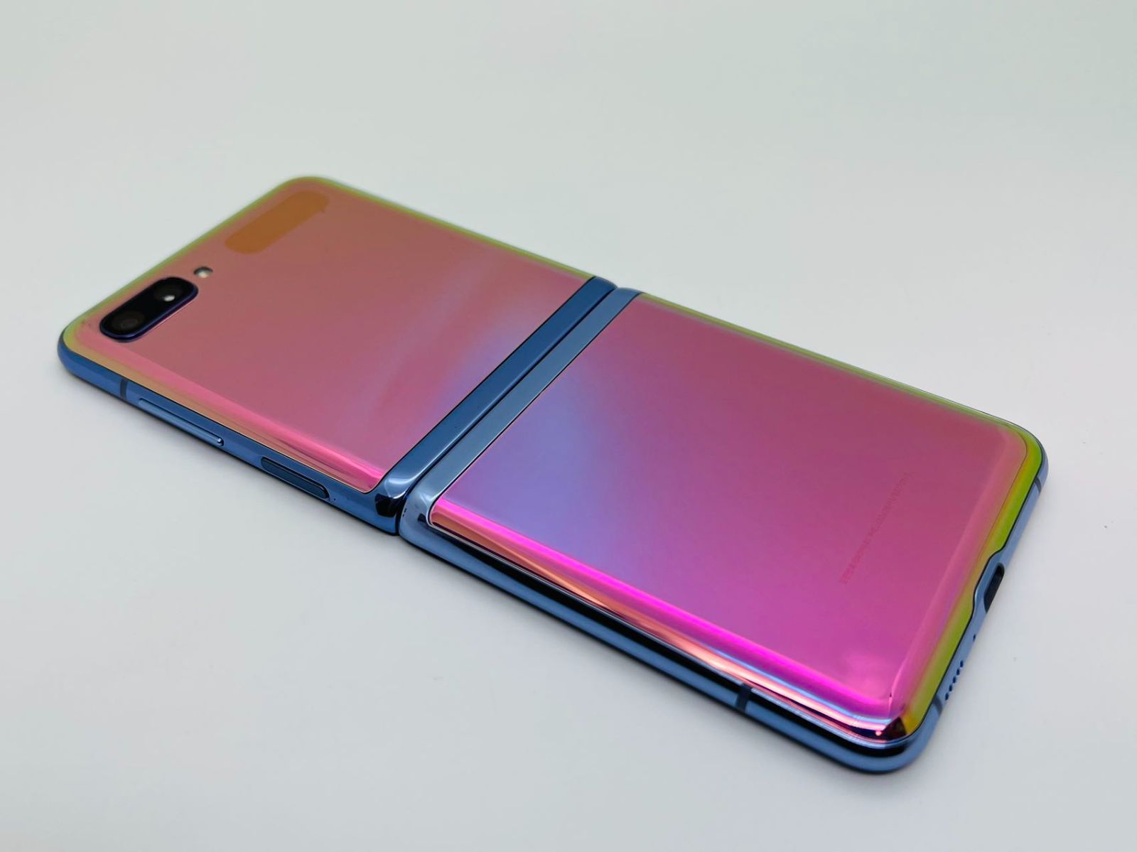 Galaxy - 売り切御免価格！ Z Flip 256GB SM-F700N折り畳みスマホ 売り切御免価格！ Z Flip 256GB SM-F700N折り畳みスマホ