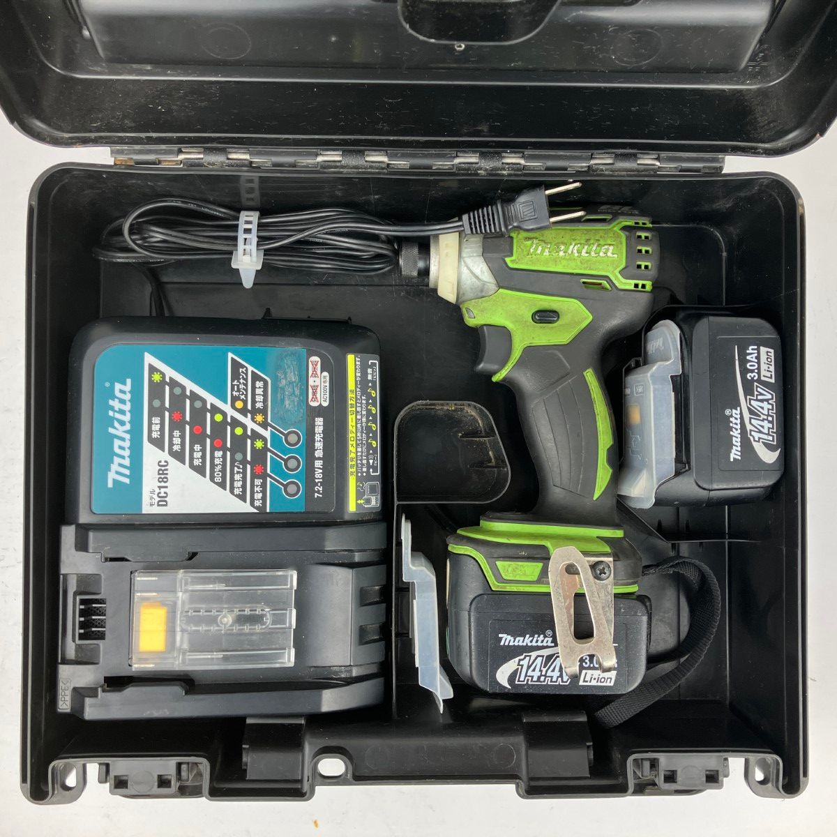 ЗЗMAKITA マキタ 14.4v インパクトドライバ バッテリーx2 充電器 ケース付 TD136D 黄緑