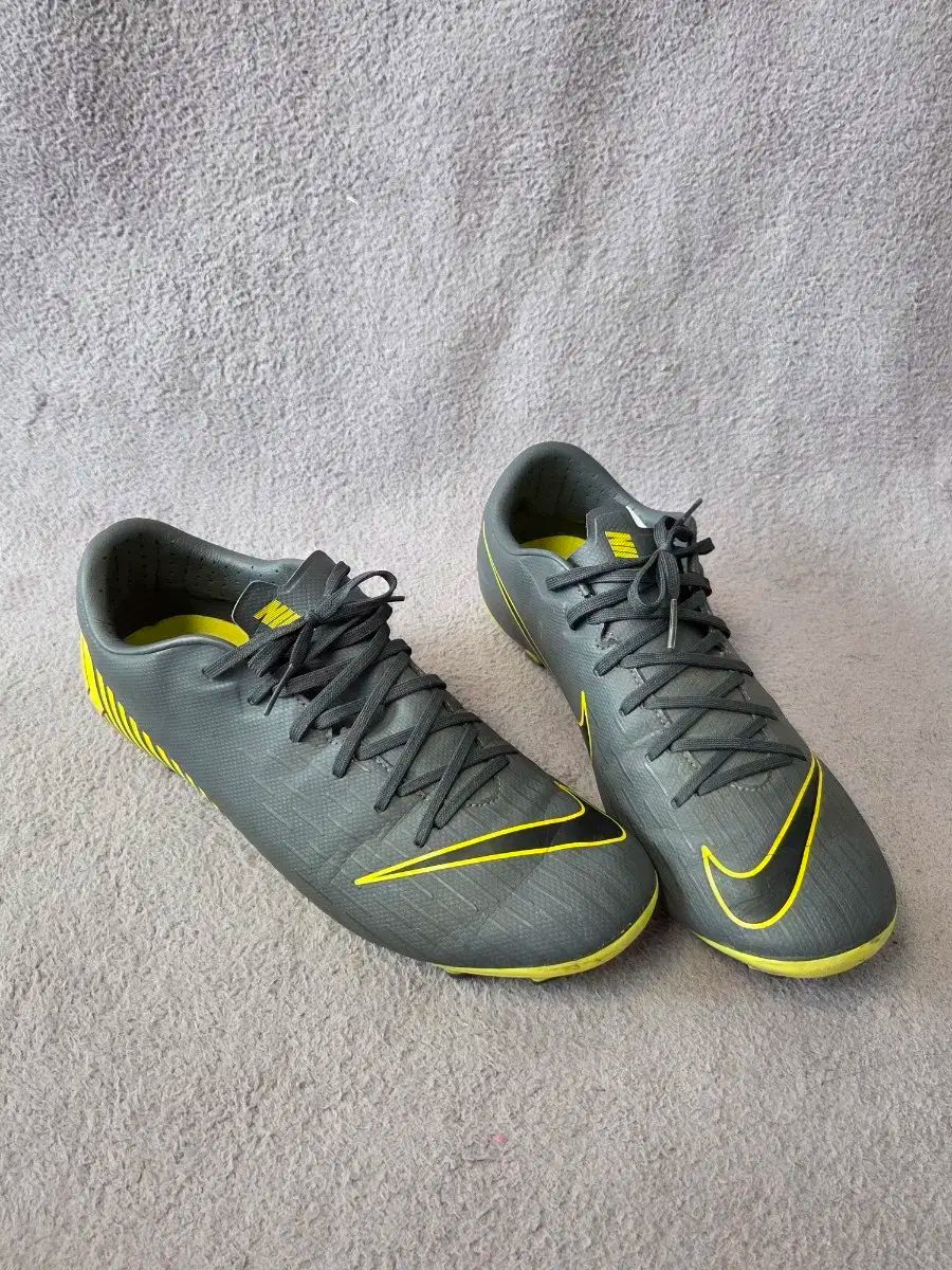 （ 260 ） NIKE(ナイキ) マーキュリアル ヴェイパ－ 12 サッカーシューズ