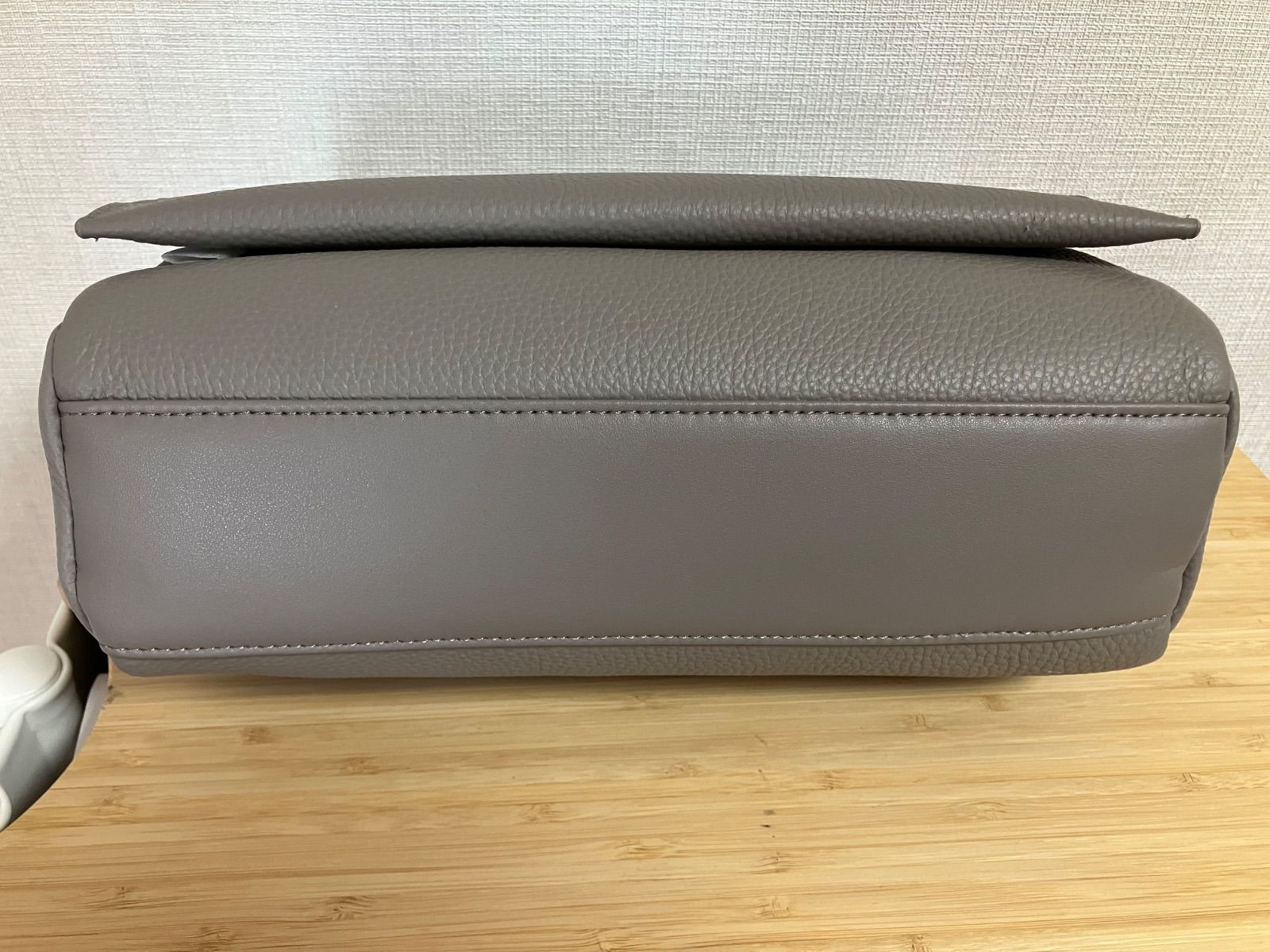 新品未使用】ビアズリー レザーリングボディバッグ トープ