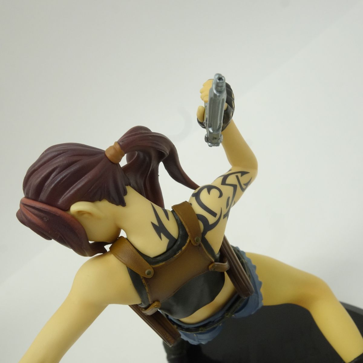 アルター BLACK LAGOON レヴィ 1/8 完成品フィギュア ブラック