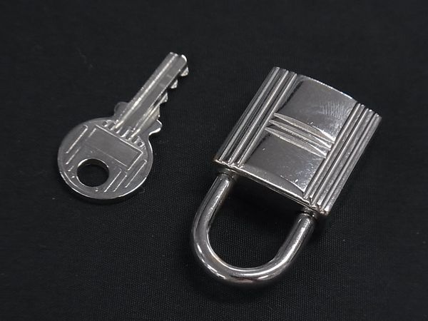 【美品】 HERMES エルメス カデナ南京錠パドロック鍵2ケ付 楽天市場】【新品仕上げ済】HERMES エルメス カデナ パドロック