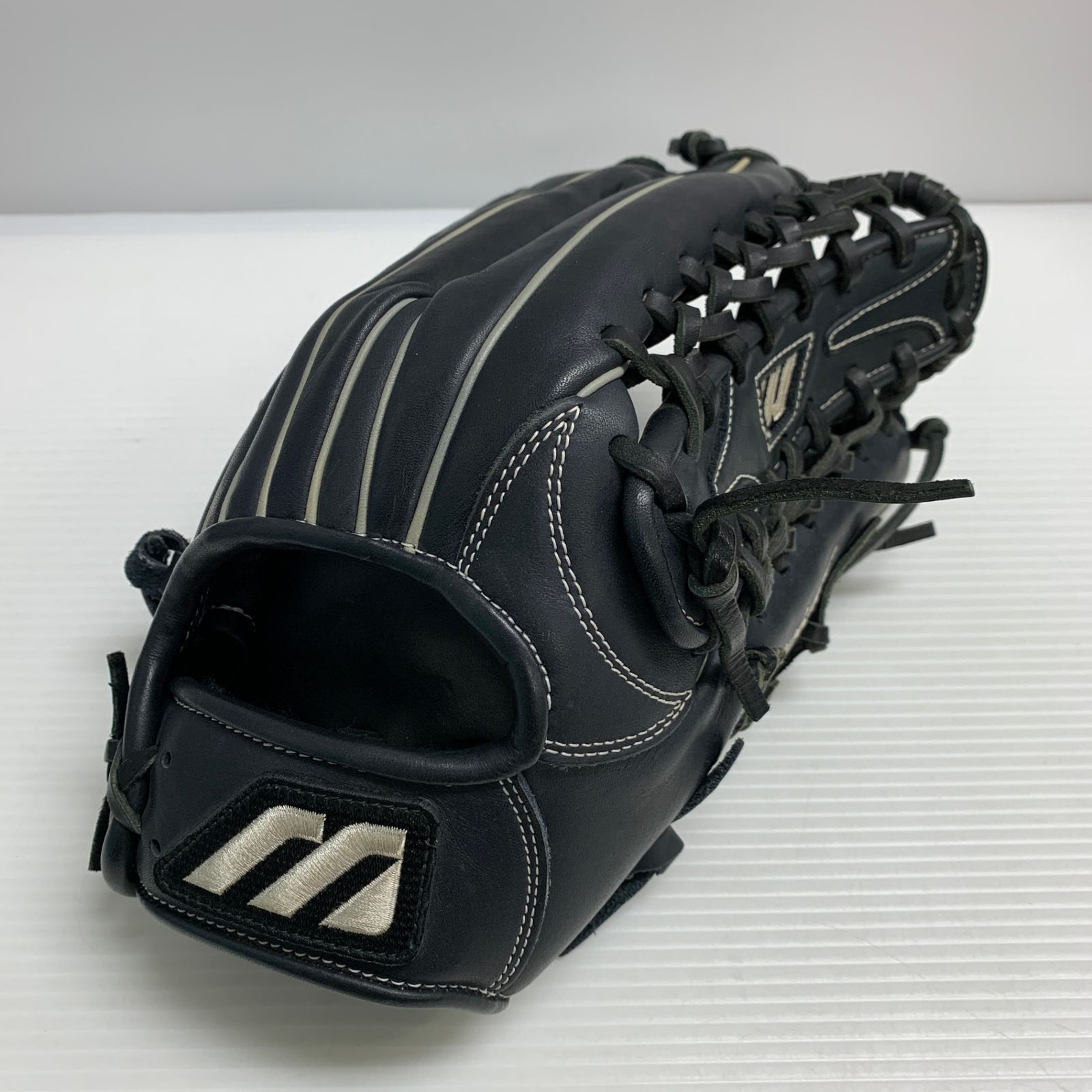 ミズノ MIZUNO プロフェッショナル 軟式 大人 一般 内野手用 グローブ グラブ 右投げ 2GN31127 品 野球 6358