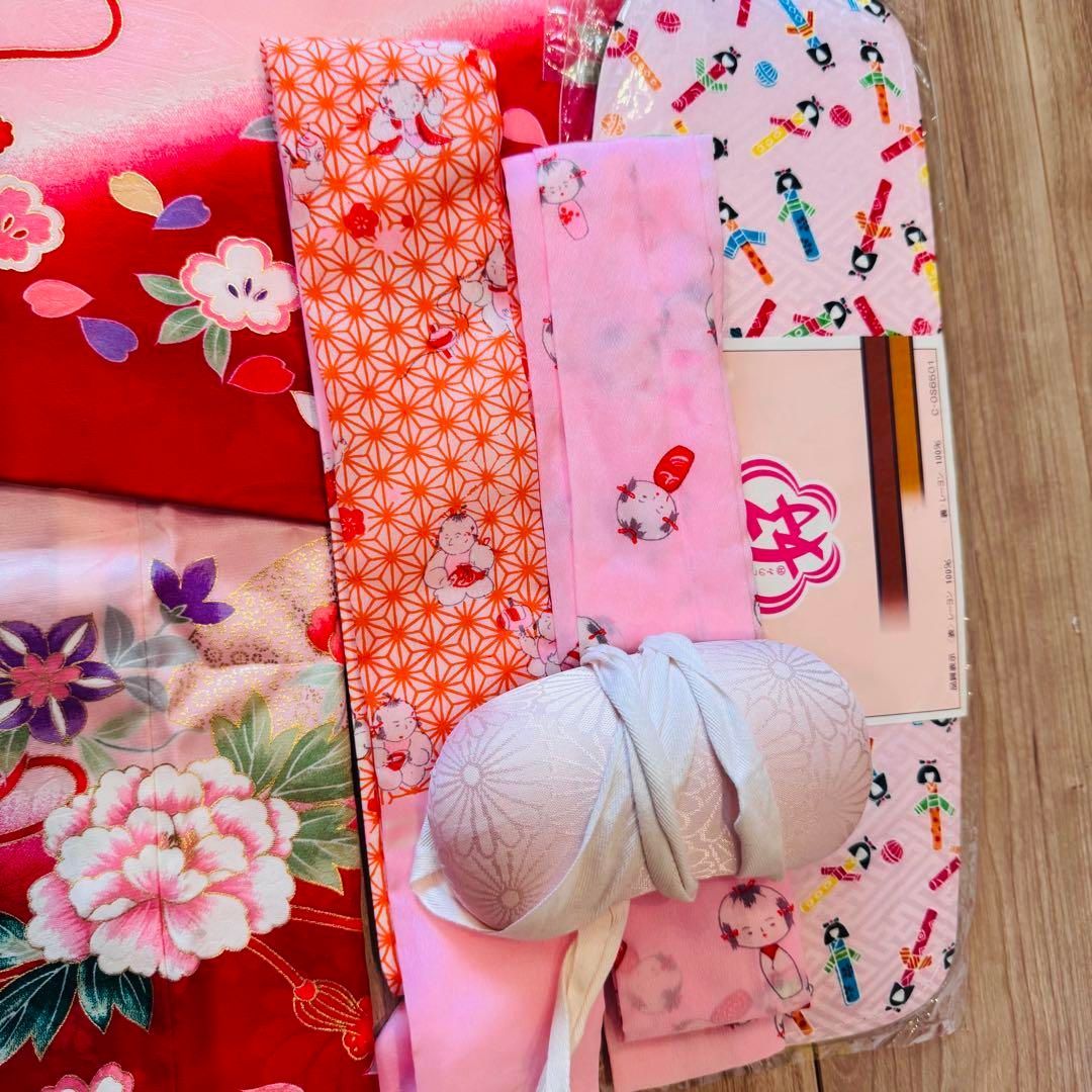 D 超美品　七五三　7歳　フルセット　女の子　子供　絹　着物　襦袢　帯　赤　花車 D 超美品 七五三 7歳 フルセット 女の子 子供 絹 着物 襦袢 帯