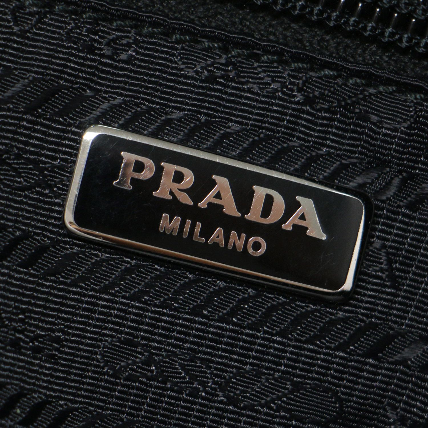 PRADA プラダ ナイロン コスメポーチ 小物入れ 3角タグ ブラック 黒