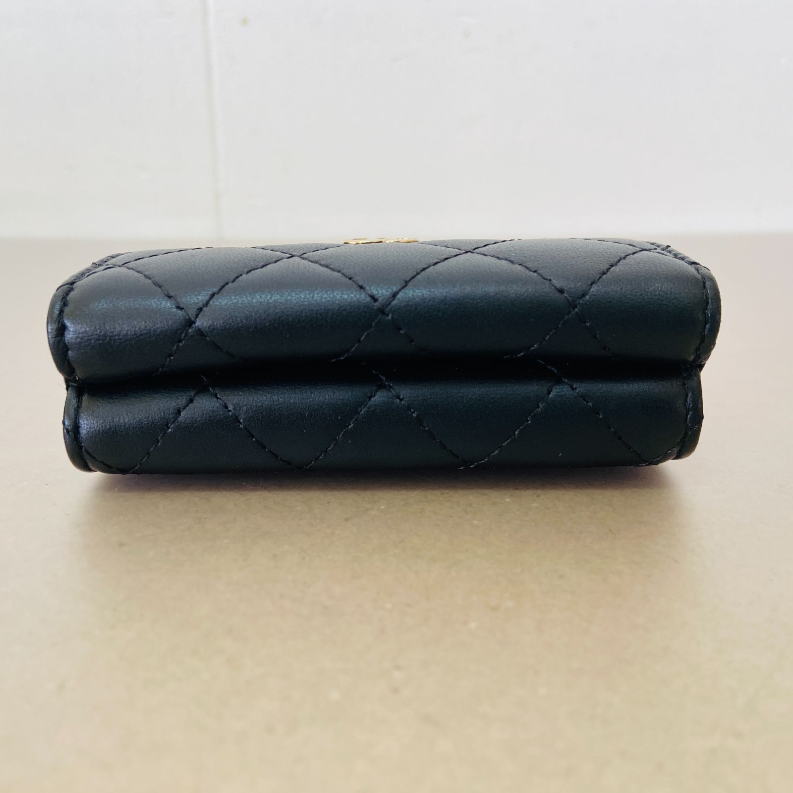 CHANEL シャネル