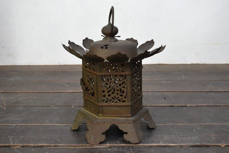 青銅透かし吊り灯籠