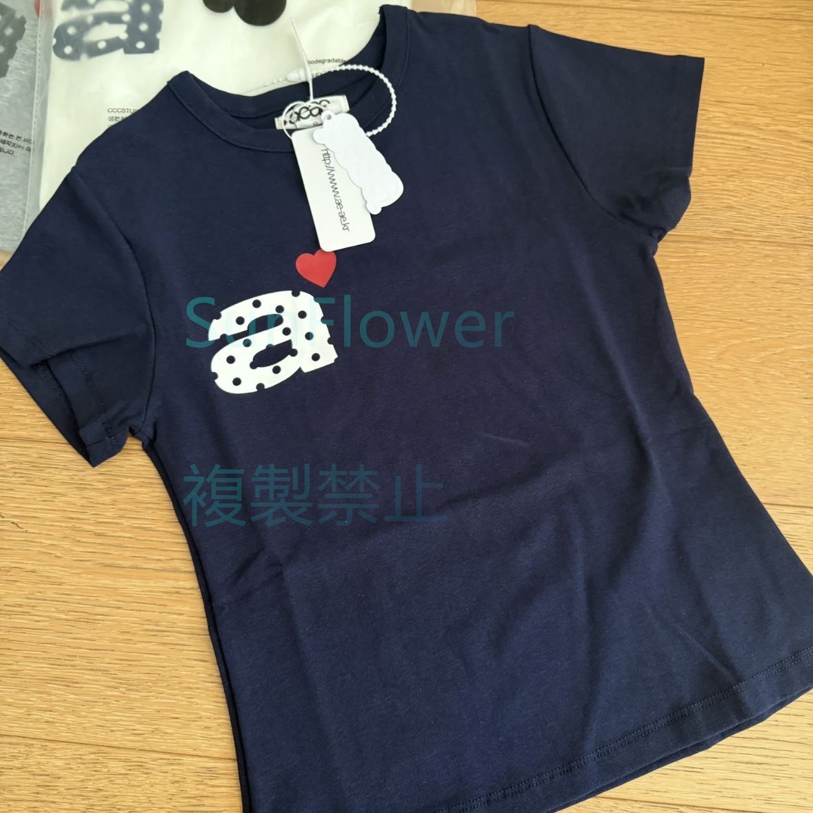 新店セール！韓国人気 ！AEAE フィット感のある Tシャツ