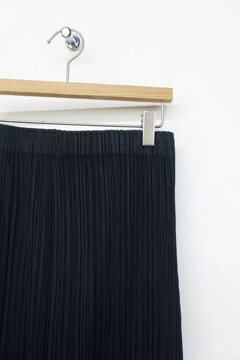 イッセイミヤケ　プリーツの素敵なランダムロングスカート イッセイミヤケ素敵なプリーツスカート