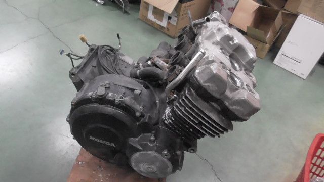 CB400 SUPER FOUR NC31-1030xxx の エンジン 1757638260