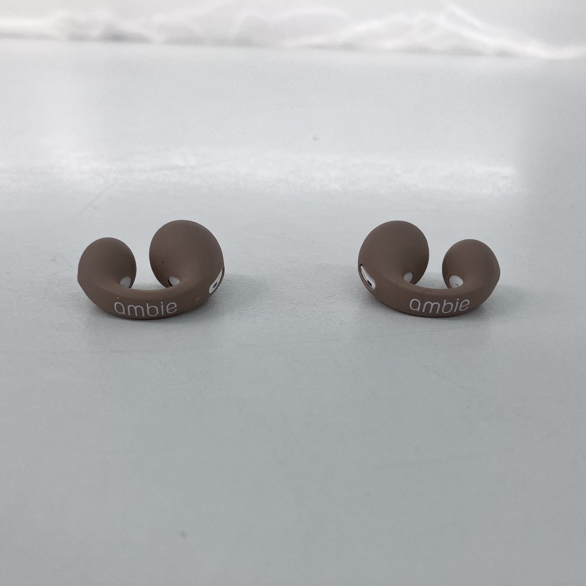 中古 ambie AM-TW01ワイヤレスイヤホン ambie AM-TW01 アンビー ワイヤレスイヤホン 音響機材 中古