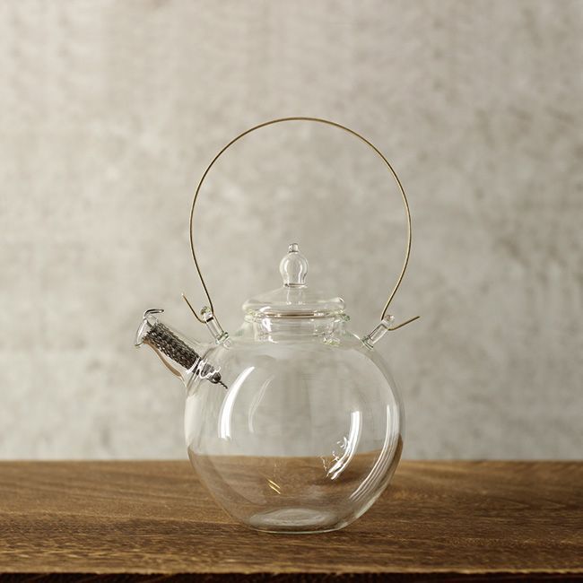 まんまるポット 0 5 L ティーポット 耐熱ガラス 北欧 風 おしゃれ かわいい 丸い ガラスティーポット 耐熱 ガラス 蓋 茶漉し 付き 蓋付き 急須 透明 持ち手 真鍮 真鍮製 ガラスのティーポット ガラス製 ガラスポット 500 ml 硝子工房