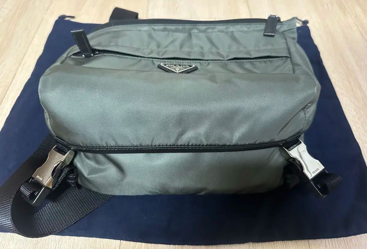 ショルダーバッグ