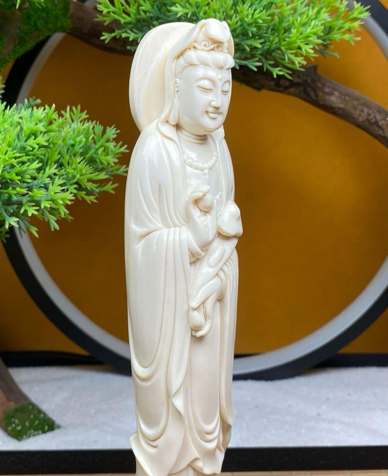 天然マンモス牙美しい手作り彫刻 一櫛百順 髪櫛(37g) 天然マンモス牙美しい手作り彫刻 一櫛百順 髪櫛(37g)の通販 by