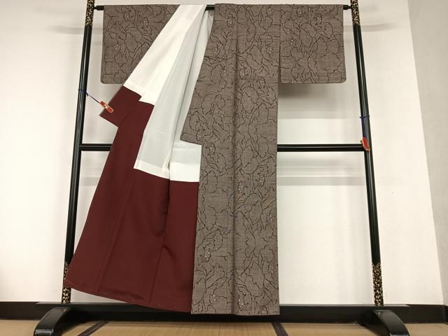 平和屋着物●本場大島紬　泥染め　9マルキ　舞花文　正絹　逸品　未使用　AAAU8331zg 平和屋着物○本場大島紬 泥染め 9マルキ 舞花文 正絹 逸品 未使用