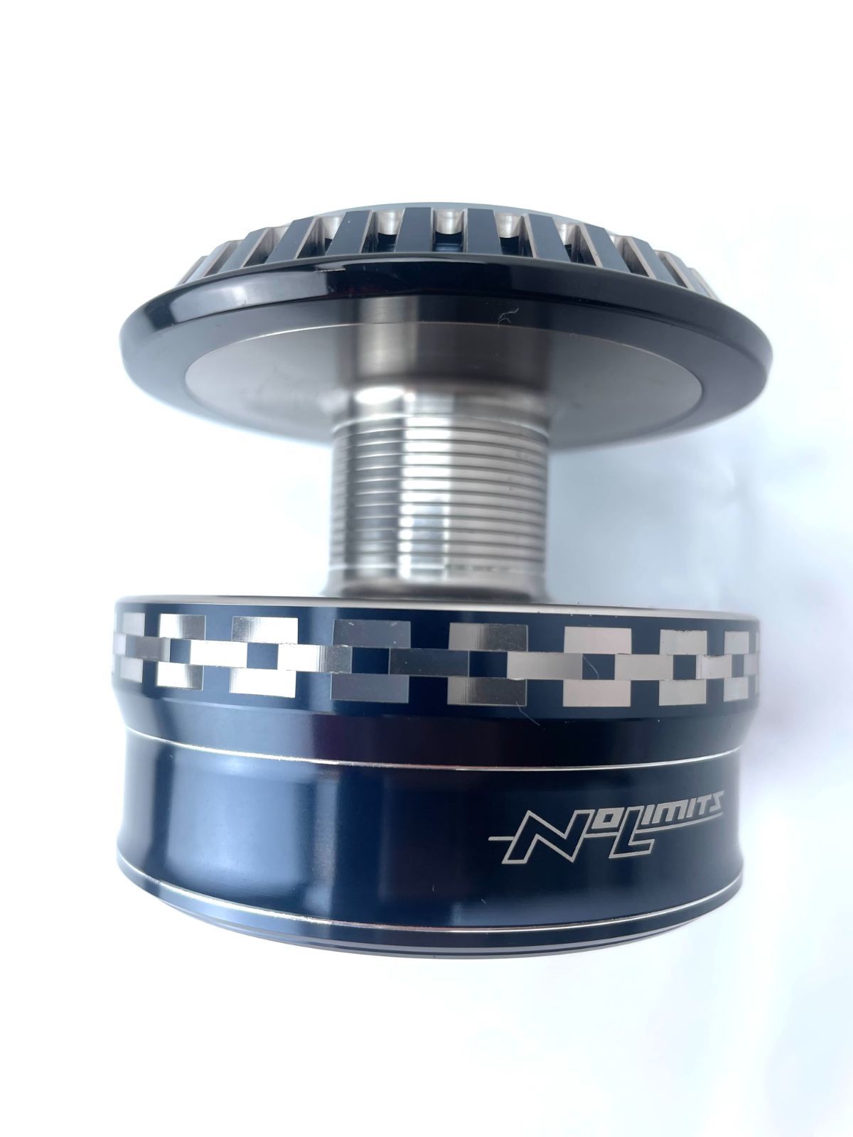 スタジオオーシャンマーク ノーリミッツ 20ST23000BM 実釣未使用品 スタジオオーシャンマーク】NO LIMITS／20ST23000BM（ダイワ用