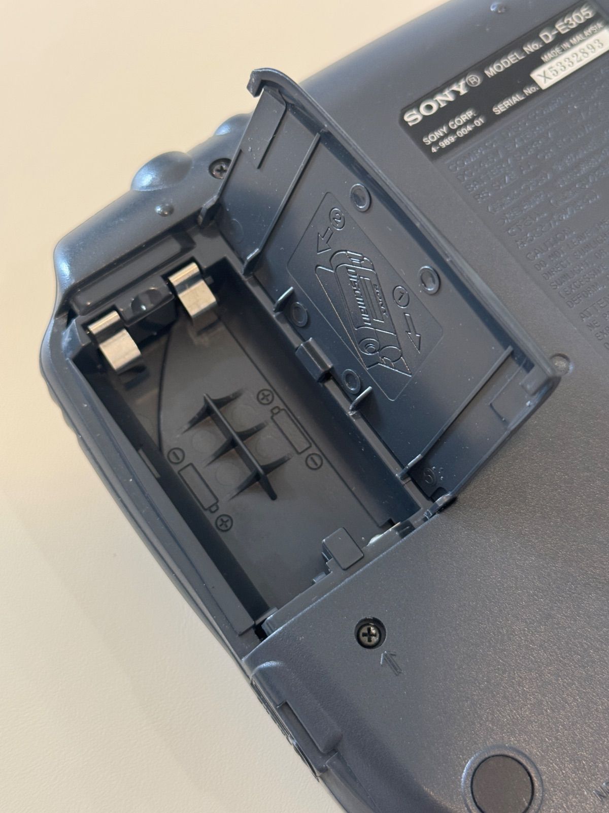 ジャンク SONY Discman D-E305 ポータブルCDプレーヤー 故障品 本体