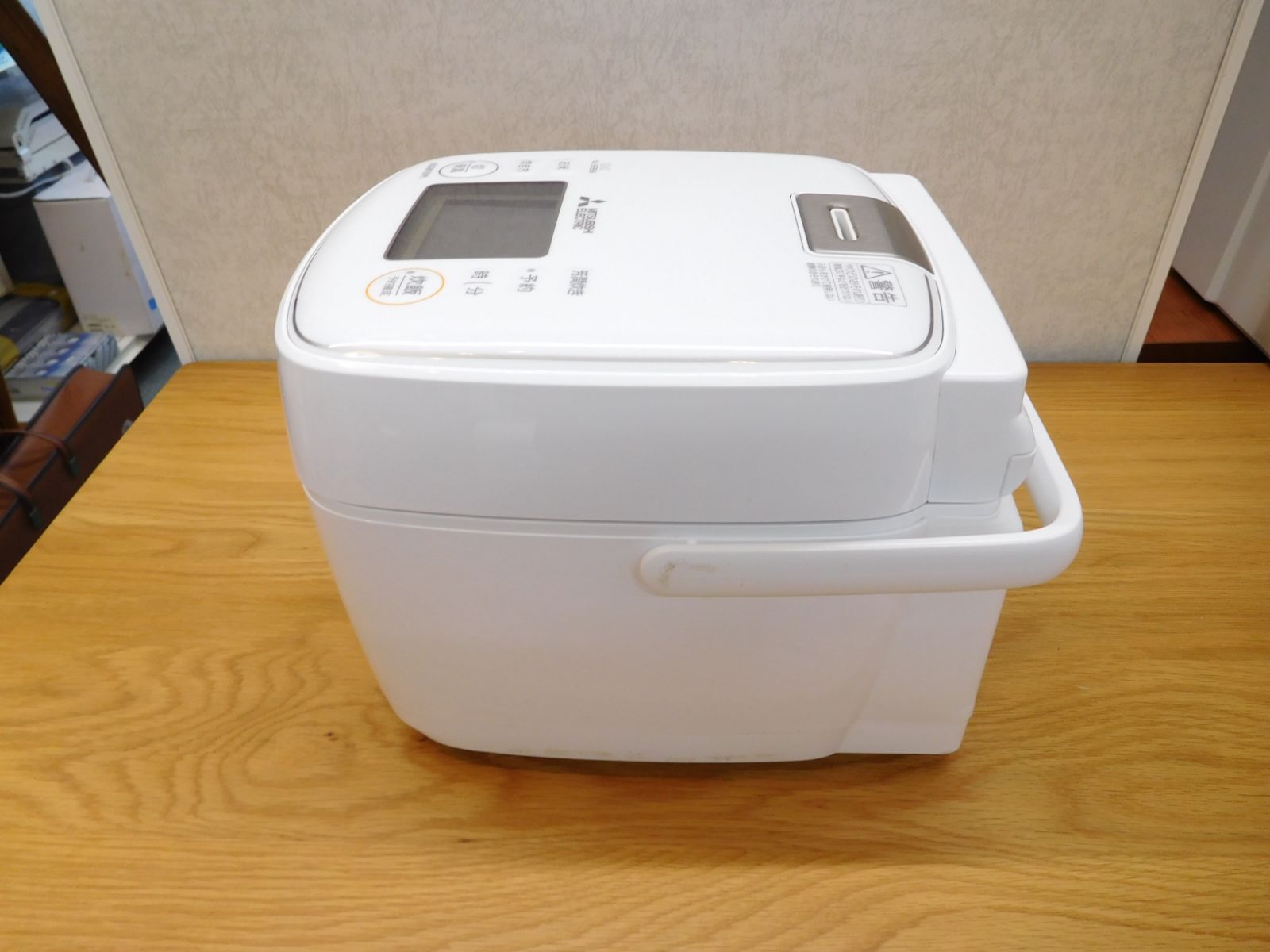 三菱 IHジャー炊飯器 炭炊釜 NJ-SEB06-W 3合炊き 2020年製【M0609 