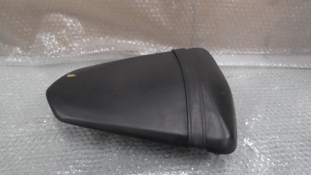 YZF-R3　RH13J-005xxx　の　リアシート　破れ:#1722559814