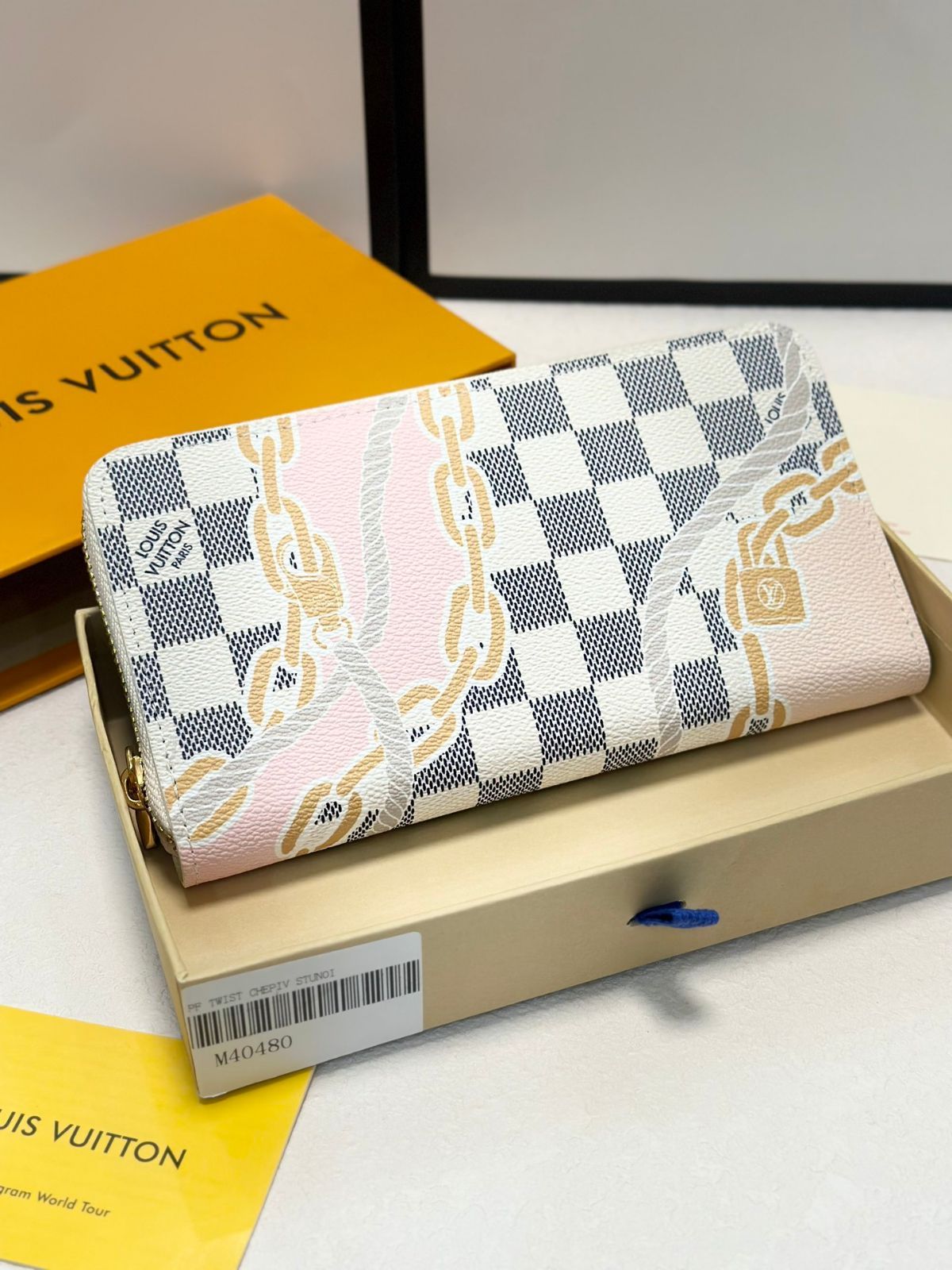 LOUIS VUITTON シングルジッパーのバッグ  ハンドバッグ  小銭入れ