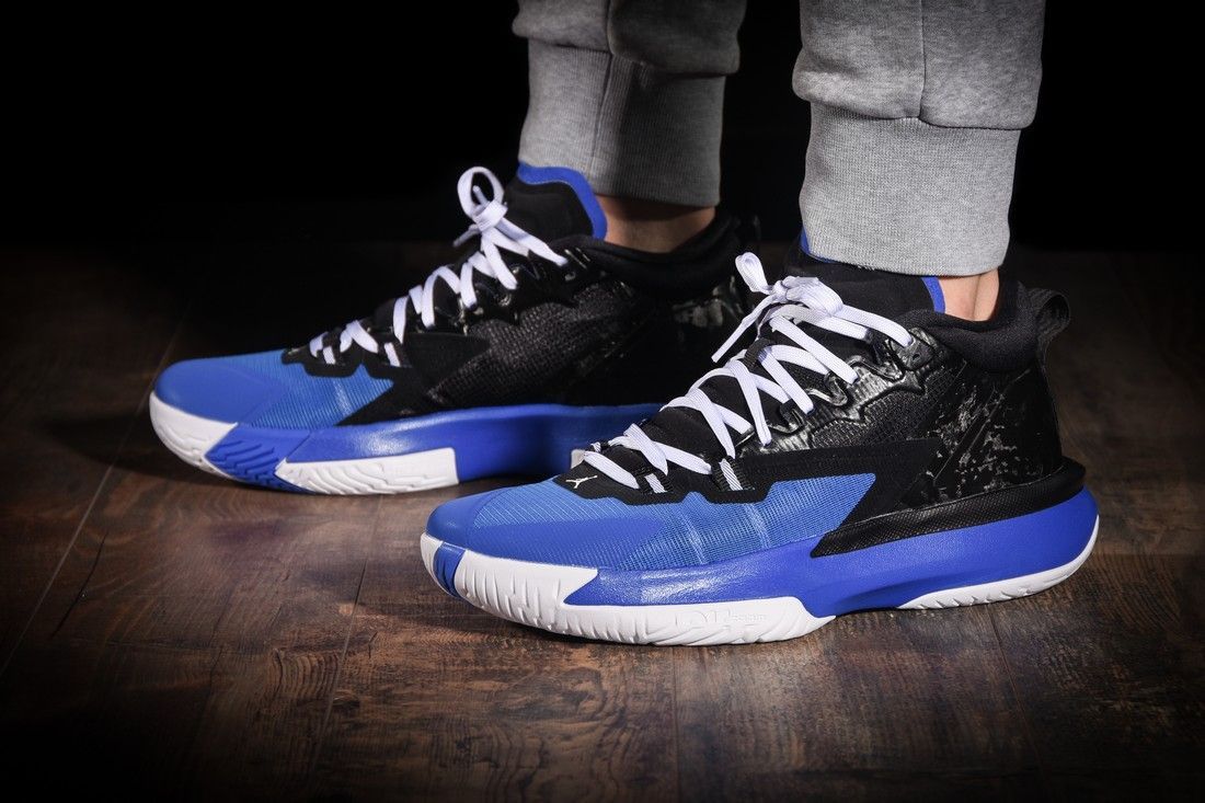 人気新作JORDAN ZION 1 PF BLACK/WHITE-HYPER ROYAL ジョーダン ブランド ジョーダン ZION 1 PF  da3129-004 耐久性