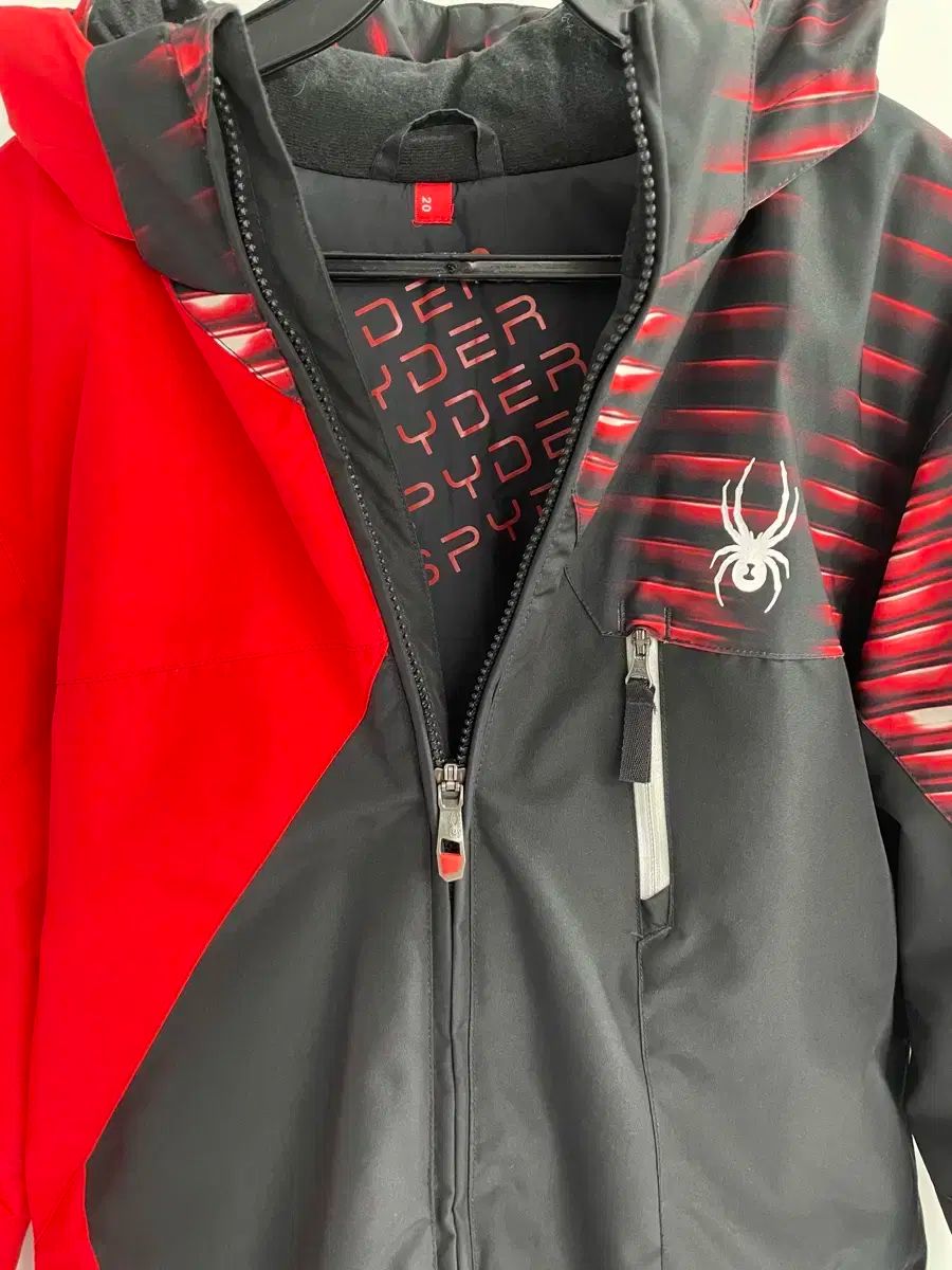 ディスカウント スパイダー スキー キッズ ジャケット Spyder