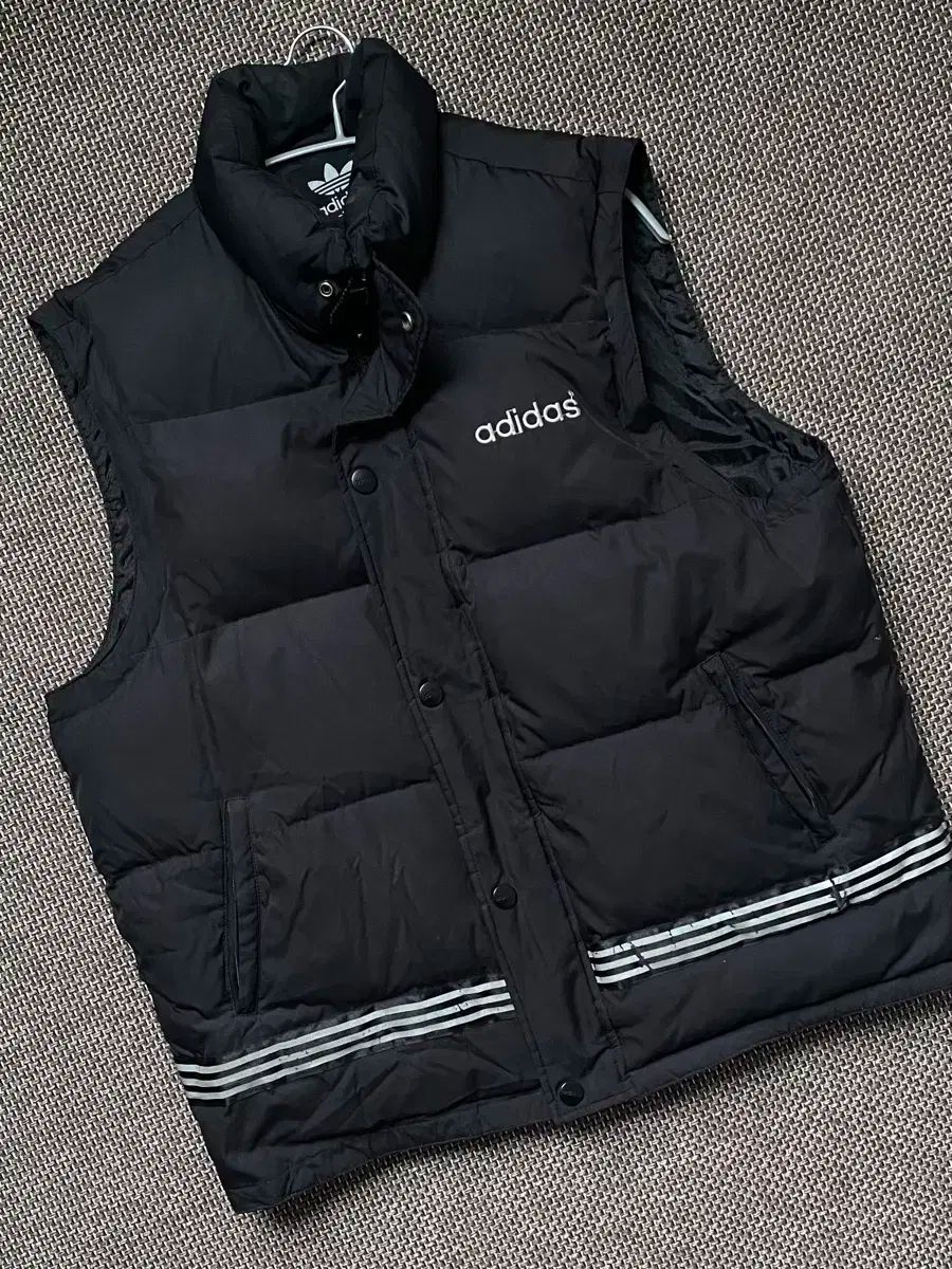 adidas ダウンベスト adidas ベスト ジレ アディダス エッセンシャルズ ダウンベスト
