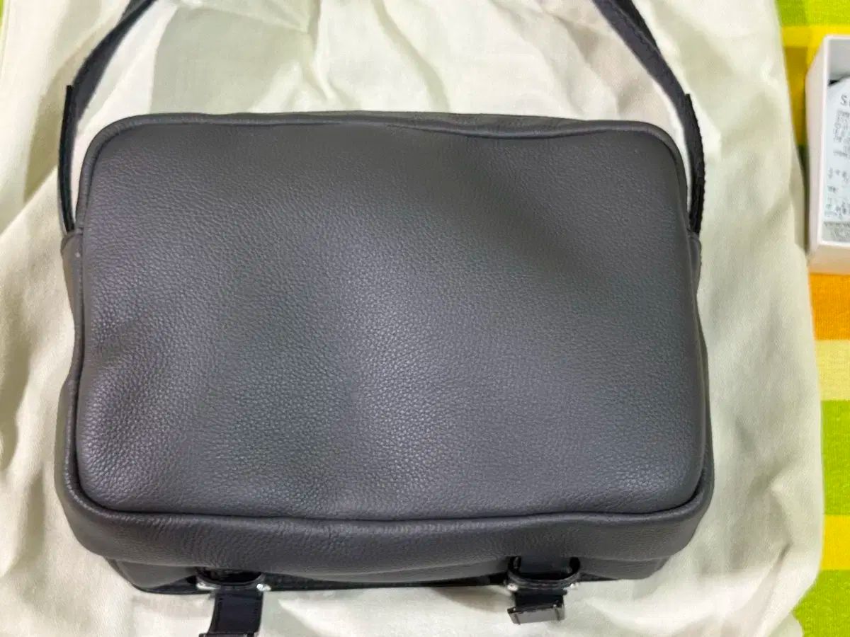 LOEWE XS ミリタリー メッセンジャーバッグ