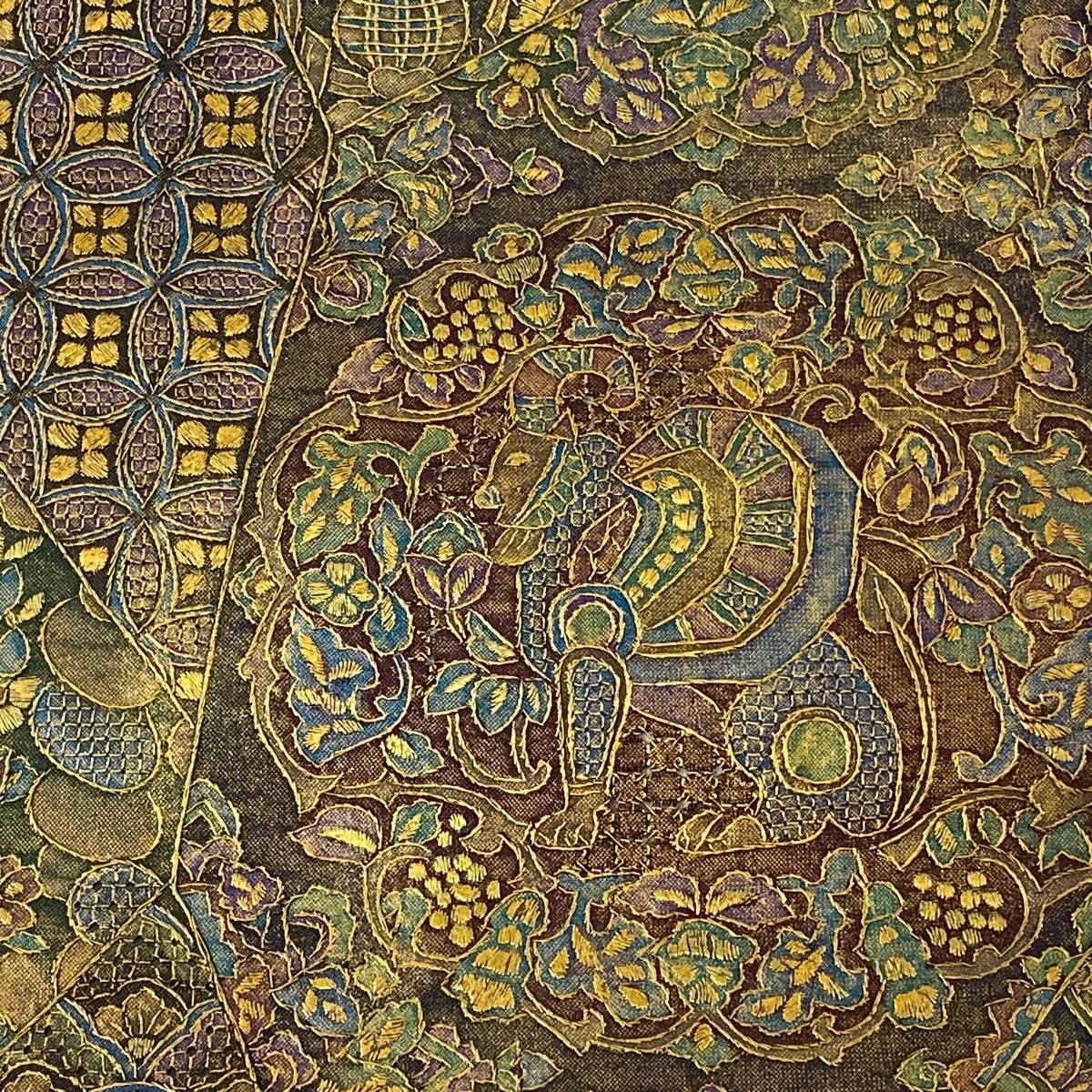 袋帯 美品 逸品 コプト柄 草花 刺繍 金彩 金茶 お太鼓柄 正絹